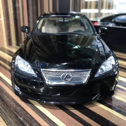 https://cdn.shopify.com/s/files/1/1786/0103/products/autoartlexusis3502.jpg?v=1756304204