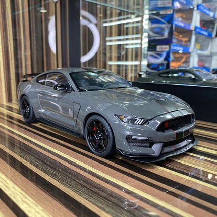 AutoArt Ford Mustang Shelby GT500 Grey 1:18 Diecast Model Car - detailed collector display model