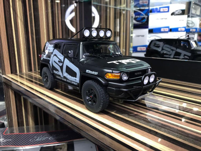 AutoArt Toyota FJ Cruiser Black 1:18 Diecast Model Car - detailed collector display model