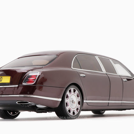 https://www.mydiecastcars.com/wp-content/uploads/2020/09/bentley-mulsanne-limousine-burgundy-2w.jpg
