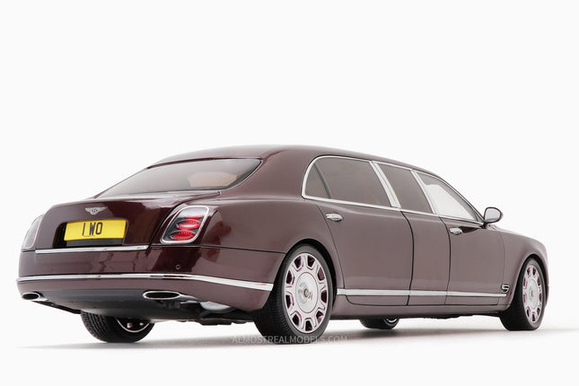 https://www.mydiecastcars.com/wp-content/uploads/2020/09/bentley-mulsanne-limousine-burgundy-2w.jpg