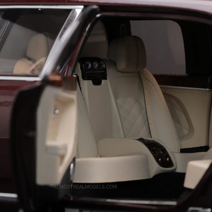 https://www.mydiecastcars.com/wp-content/uploads/2020/09/bentley-mulsanne-limousine-burgundy-5w.jpg