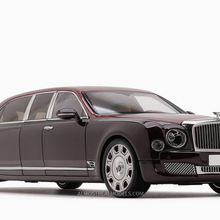https://www.mydiecastcars.com/wp-content/uploads/2020/06/bentley-mulsanne-limousine-light-claret-red-dark-red-1w.jpg