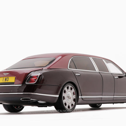 https://www.mydiecastcars.com/wp-content/uploads/2020/06/bentley-mulsanne-limousine-light-claret-red-dark-red-2w.jpg