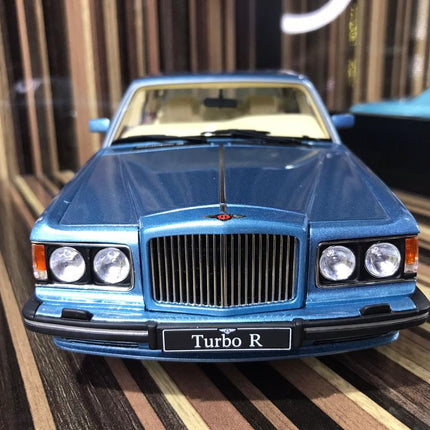 GT Spirit 1:18 Bentley Turbo R Blue Resin Model Car - studio product photo of the scale model