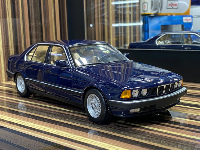 Minichamps BMW E32 730i 1:18 Blue Diecast Model Car - detailed collector display model
