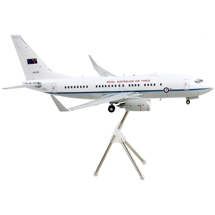 https://cdn.shopify.com/s/files/1/0504/9925/6496/products/boeing-737-700-transport-aircraft-royal-australian-air-force-a36-001-white-and-gray-gemini-200-series-1200-diecast-model-airplane-by-geminijets-275944.jpg?v=1748420671
