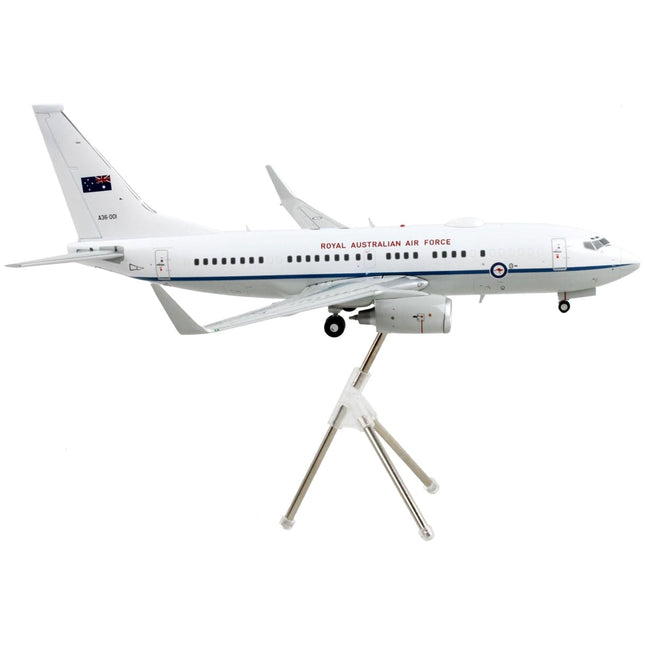 https://cdn.shopify.com/s/files/1/0504/9925/6496/products/boeing-737-700-transport-aircraft-royal-australian-air-force-a36-001-white-and-gray-gemini-200-series-1200-diecast-model-airplane-by-geminijets-275944.jpg?v=1748420671