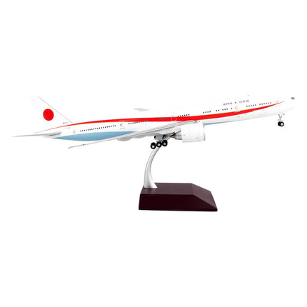 https://cdn.shopify.com/s/files/1/0504/9925/6496/products/boeing-777-300er-commercial-aircraft-japan-air-self-defense-force-jasdf-white-with-red-stripes-gemini-200-series-1200-diecast-model-airplane-by-geminijets-784161.jpg?v=1748420670