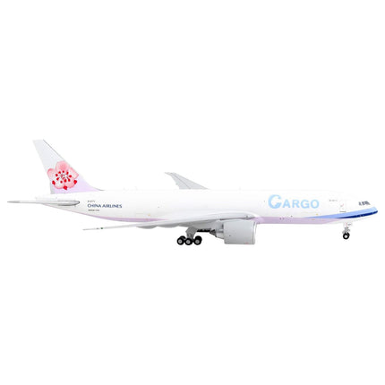 https://cdn.shopify.com/s/files/1/0504/9925/6496/products/boeing-777f-commercial-aircraft-china-airlines-cargo-white-with-purple-stripes-and-tail-1400-diecast-model-airplane-by-geminijets-681218.jpg?v=1748420670