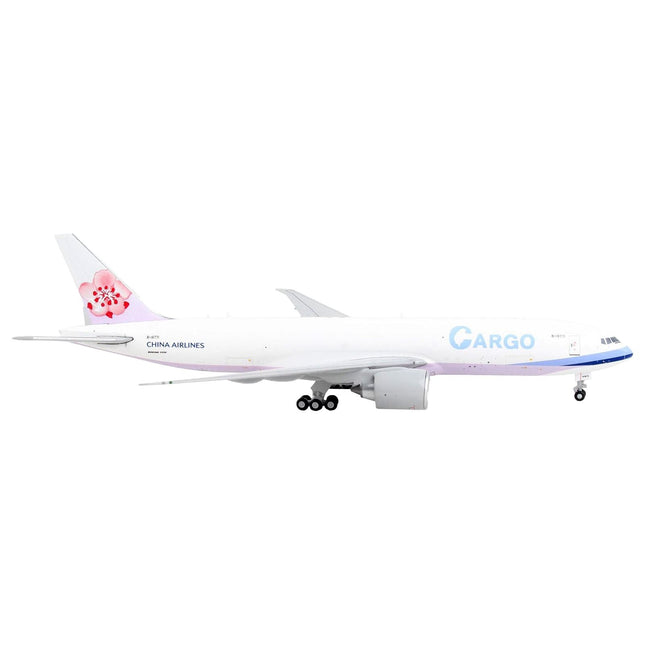 https://cdn.shopify.com/s/files/1/0504/9925/6496/products/boeing-777f-commercial-aircraft-china-airlines-cargo-white-with-purple-stripes-and-tail-1400-diecast-model-airplane-by-geminijets-681218.jpg?v=1748420670