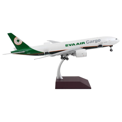 https://cdn.shopify.com/s/files/1/0504/9925/6496/products/boeing-777f-commercial-aircraft-eva-air-cargo-white-with-green-tail-gemini-200-interactive-series-1200-diecast-model-airplane-by-geminijets-655602.jpg?v=1748420670