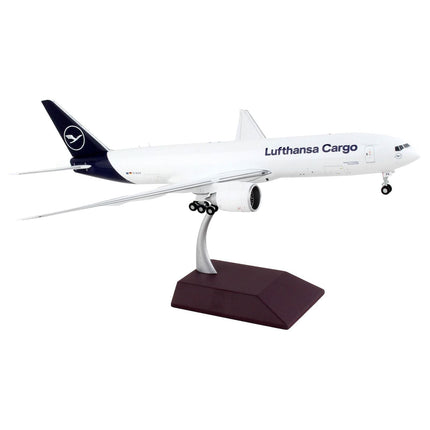 https://cdn.shopify.com/s/files/1/0504/9925/6496/products/boeing-777f-commercial-aircraft-lufthansa-cargo-white-with-blue-tail-gemini-200-series-1200-diecast-model-airplane-by-geminijets-337065.jpg?v=1748420659