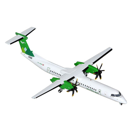 https://cdn.shopify.com/s/files/1/0504/9925/6496/files/bombardier-q400-commercial-aircraft-wideroe-ln-wdm-white-with-green-tail-gemini-200-series-1200-diecast-model-airplane-by-geminijets-467362.jpg?v=1748403384