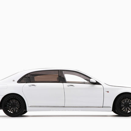 https://www.mydiecastcars.com/wp-content/uploads/2019/12/brabus-900-mercedes-white-3w.jpg