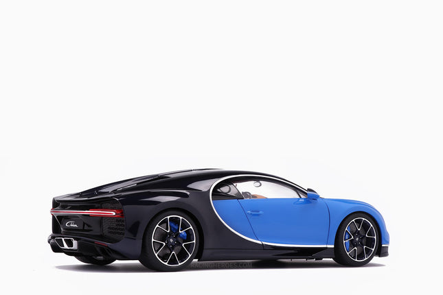 https://www.mydiecastcars.com/wp-content/uploads/2021/05/bugatti-chiron-autoart-2w.jpg