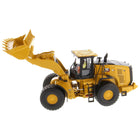 https://cdn.shopify.com/s/files/1/0504/9925/6496/files/cat-caterpillar-980-wheel-loader-yellow-with-operator-high-line-series-150-diecast-model-by-diecast-masters-206997.jpg?v=1748405259