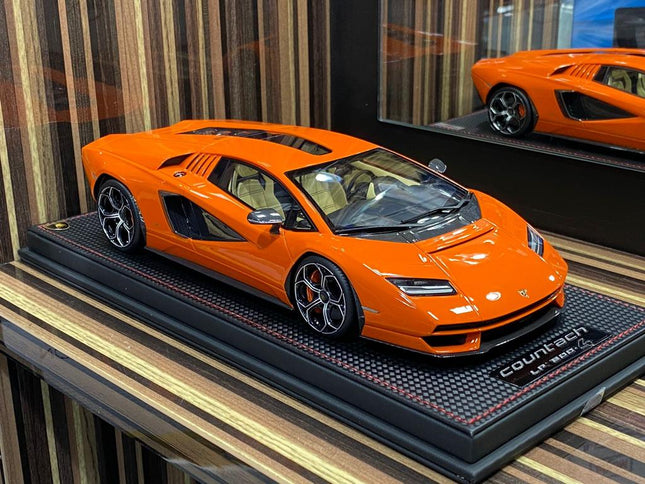 MR 1:18 Resin Lamborghini Countach LP 800-4 Orange - detailed collector display model