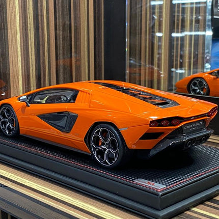 MR 1:18 Resin Lamborghini Countach LP 800-4 Orange - fine detailed model replica