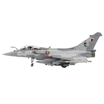https://cdn.shopify.com/s/files/1/0504/9925/6496/files/dassault-rafale-eq-fighter-aircraft-qa210-2019-qatar-emiri-air-force-air-power-series-172-diecast-model-by-hobby-master-274226.jpg?v=1756086975