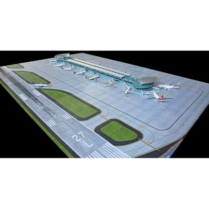 https://cdn.shopify.com/s/files/1/0504/9925/6496/products/deluxe-airport-mat-for-1400-scale-models-by-geminijets-211189.jpg?v=1748420539