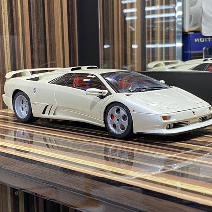 AutoArt Lamborghini Diablo SE30 JOTA White 1:18 Diecast Model Car - detailed collector display model