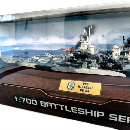 https://cdn.ecommercedns.uk/files/1/253921/7/39337017/diecast-uss-missouri-pacific-3.jpg