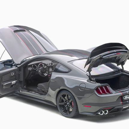 https://www.mydiecastcars.com/wp-content/uploads/2022/06/ford-shelby-gt-350r-gray-autoart-2.jpg