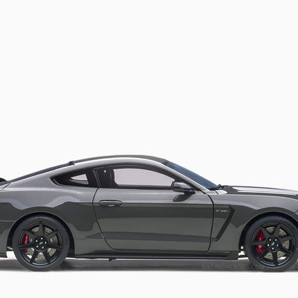 https://www.mydiecastcars.com/wp-content/uploads/2022/06/ford-shelby-gt-350r-gray-autoart-3.jpg