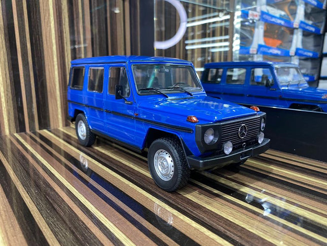 Minichamps 1:18 Mercedes-Benz G-Model LWB Blue Diecast Model Car - detailed collector display model