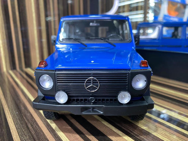 Minichamps 1:18 Mercedes-Benz G-Model LWB Blue Diecast Model Car - studio product photo of the scale model