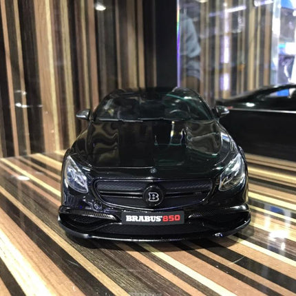 GT Spirit 1:18 Resin Mercedes-Benz Brabus 850 Model Car Black - studio product photo of the scale model