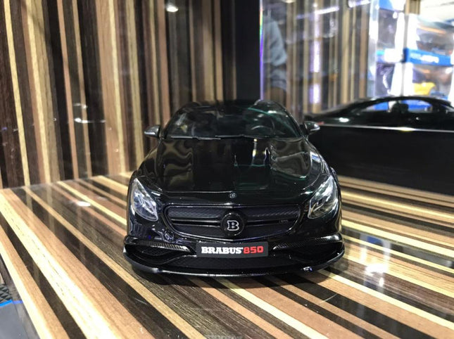 GT Spirit 1:18 Resin Mercedes-Benz Brabus 850 Model Car Black - studio product photo of the scale model