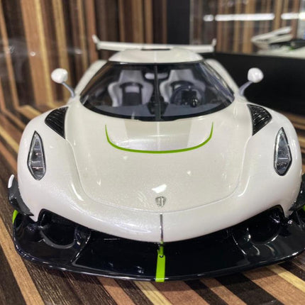 Koenigsegg Jesko GT Spirit 1:18 White Resin Model Car - studio product photo of the scale model