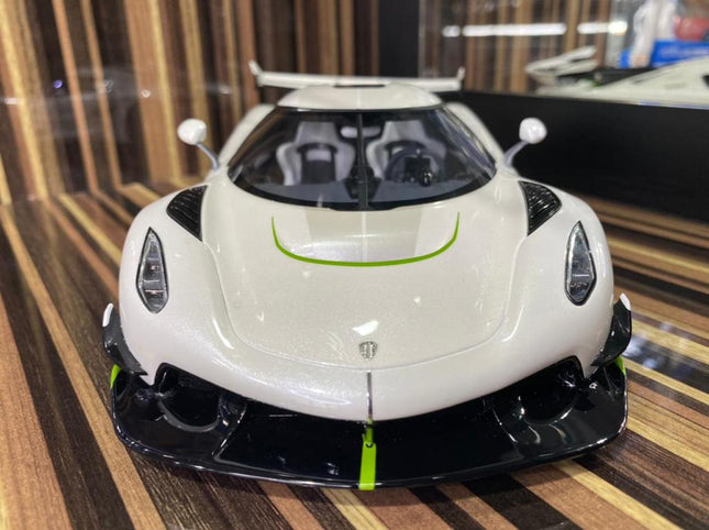 Koenigsegg Jesko GT Spirit 1:18 White Resin Model Car - studio product photo of the scale model