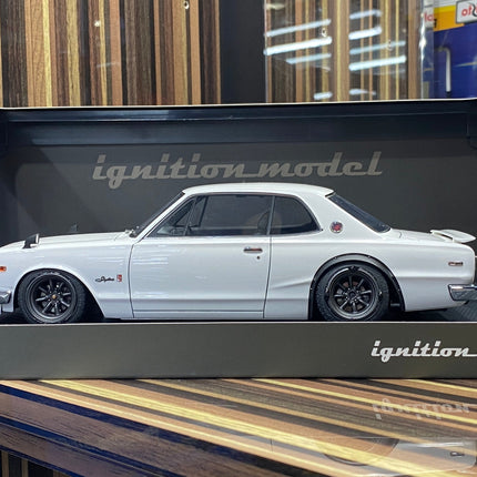 Ignition Model 1/18 Nissan Skyline 2000 GT-R Resin White Model Car - detailed collector display model