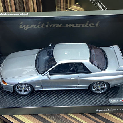 Ignition Model 1:18 Nissan Skyline GT-R R32 Diecast Model Car Silver - studio product photo of the scale model