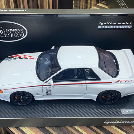 Ignition Model 1/18 Nissan Skyline GT-R R32 White Resin Model Car - studio product photo of the scale model