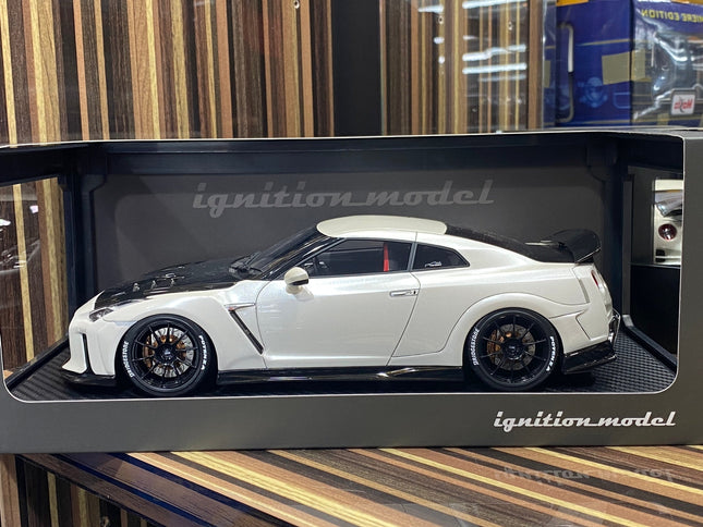 Ignition Model Nissan GT-R R35 2017 1:18 White Resin Model Car - detailed collector display model