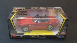 Bburago 1/18 BMW Z8 Red Diecast Model Car - detailed collector display model