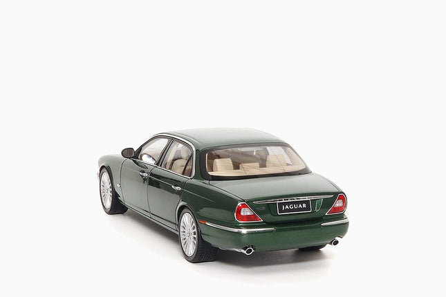 https://www.mydiecastcars.com/wp-content/uploads/2023/05/jaguar-xj6-green-almost-real-2.jpg