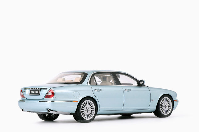 https://www.mydiecastcars.com/wp-content/uploads/2023/08/jaguar-xj6-seafrost-blue-almost-real-2w.jpg