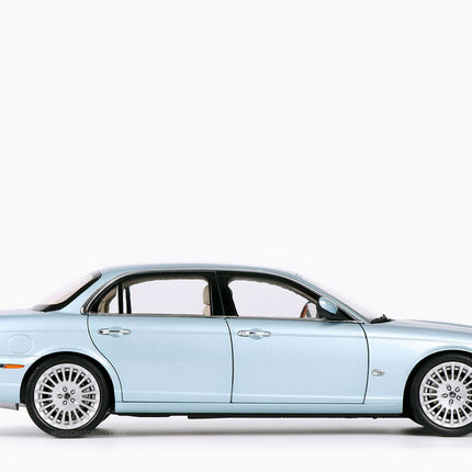 https://www.mydiecastcars.com/wp-content/uploads/2023/08/jaguar-xj6-seafrost-blue-almost-real-3w.jpg