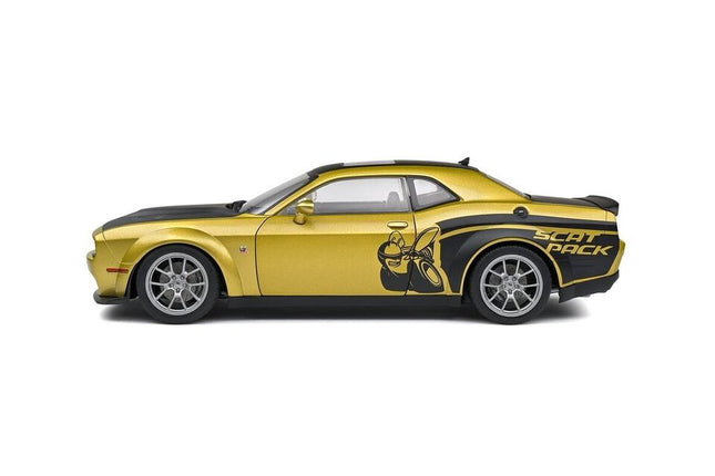 Solido 1/18 Diecast Dodge Challenger R/T SCAT PACK Widebody 2020 Gold Black - studio product photo of the scale model