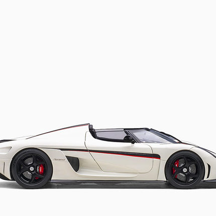 https://www.mydiecastcars.com/wp-content/uploads/2023/01/koenigsegg-agera-white-autoart-3.jpg