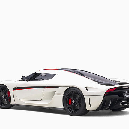 https://www.mydiecastcars.com/wp-content/uploads/2023/01/koenigsegg-agera-white-autoart-4.jpg
