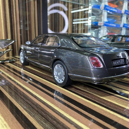 Minichamps 1/18 Bentley Mulsanne Speed Grey Diecast Model - fine detailed model replica