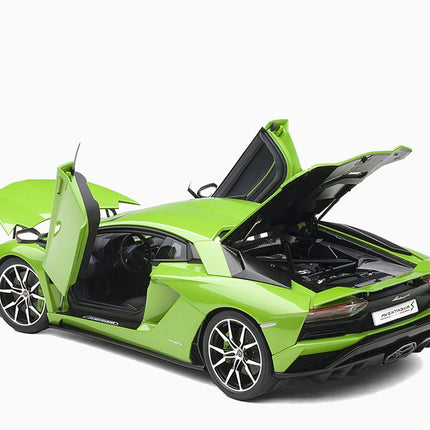 https://www.mydiecastcars.com/wp-content/uploads/2023/01/lamborghini-aventador-green-autoart-2.jpg