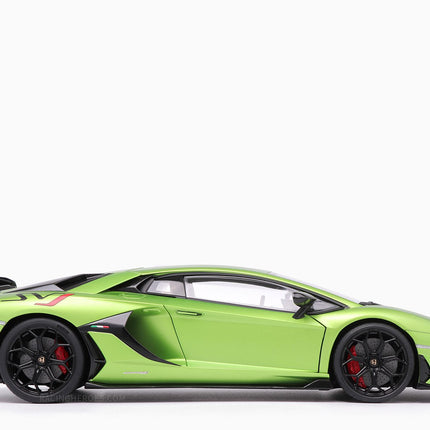 https://www.mydiecastcars.com/wp-content/uploads/2021/11/lamborghini-aventador-svj-green-autoart-3w.jpg