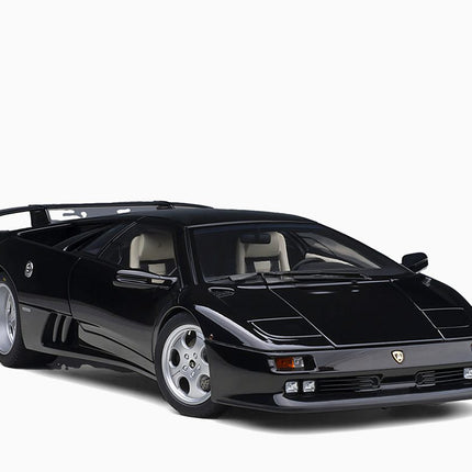 https://www.mydiecastcars.com/wp-content/uploads/2023/01/lamborghini-diablo-se30-black-autoart-1.jpg